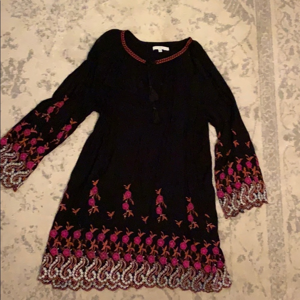 Belle sleeve, scalloped bottom dress